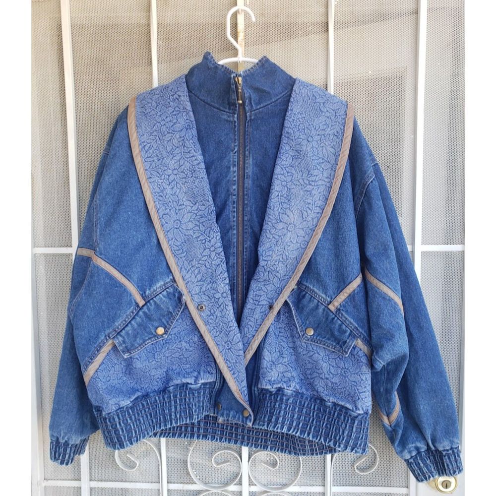 Vintage 80s Denim Jacket with Unique Floral Yoke & Trim - Retro Style!